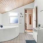 Arild - 300m From The Sea By Interhome